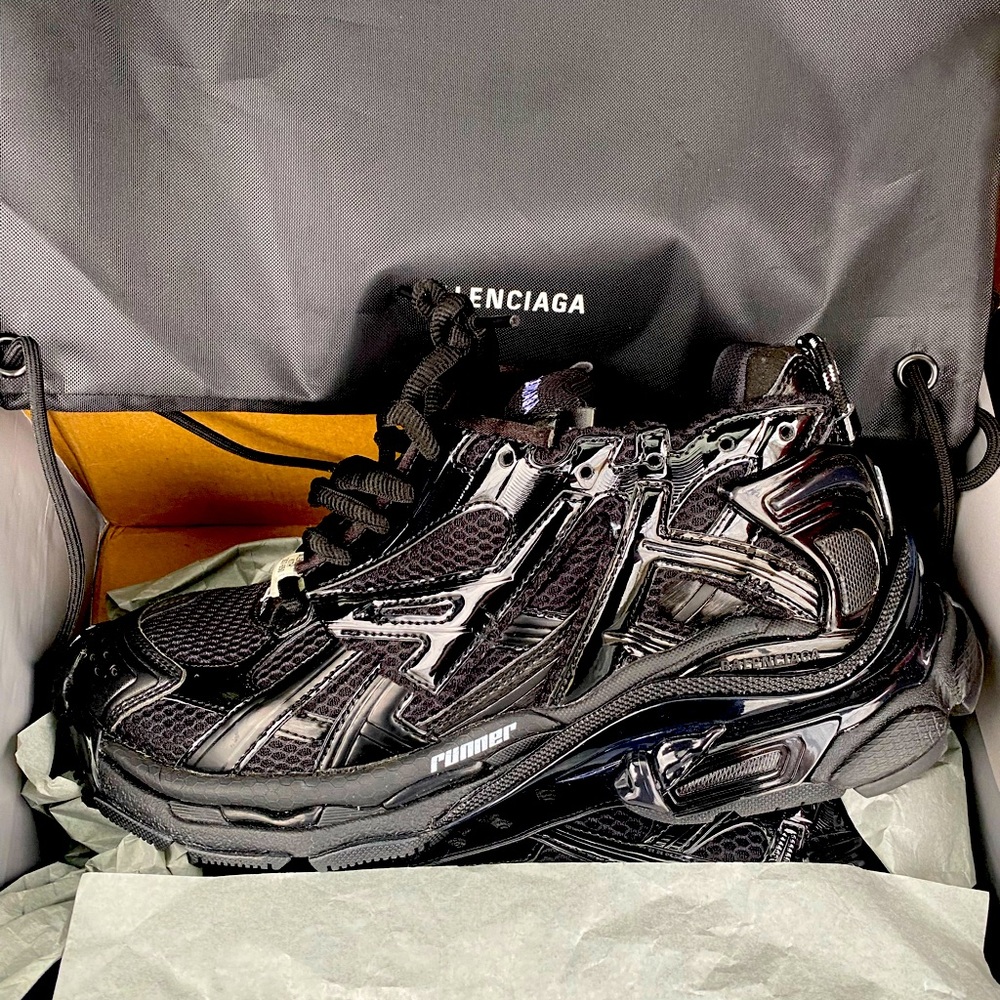 Balenciaga  runner Mens  size 9